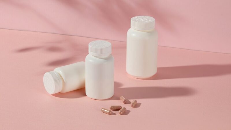 ハードカプセルとバルク容器の写真