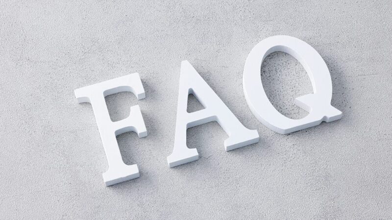 FAQの形の木製ブロックの写真